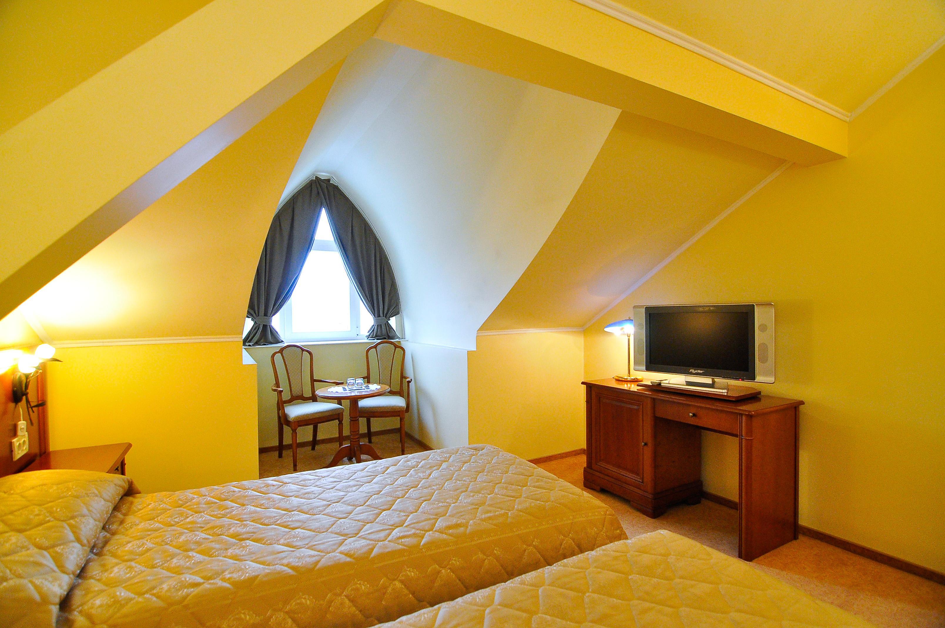 Hotel Maxim Орадеа Екстериор снимка