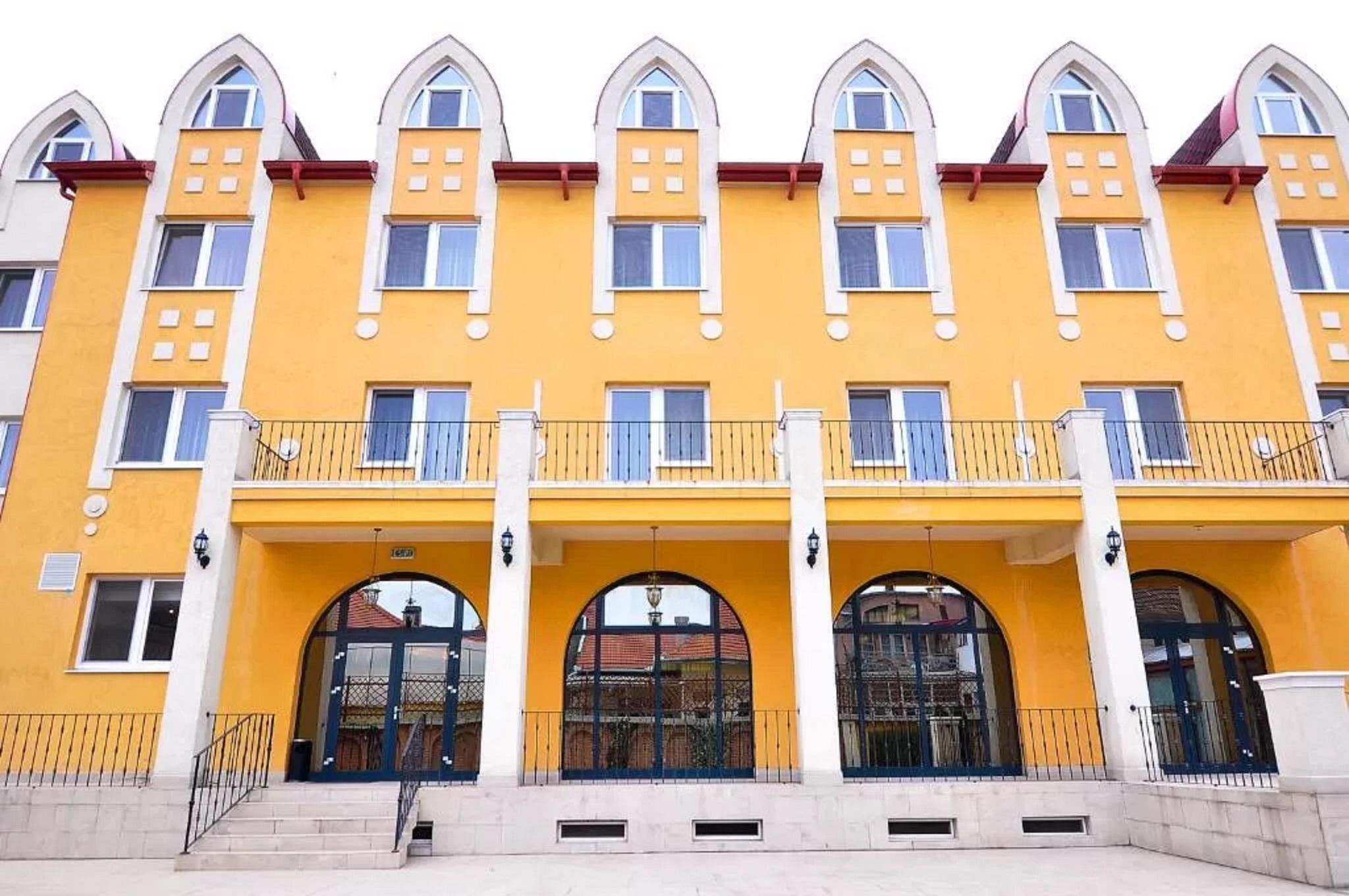Hotel Maxim Орадеа Екстериор снимка